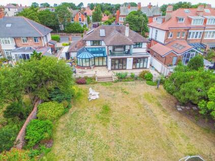 Birkenhead Road, CH47