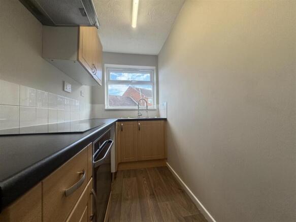Kitchen 2.JPG