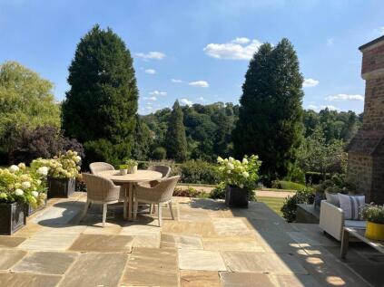 Snowdenham Hall, Snowdenham Lane, Bramley, Surrey, GU5