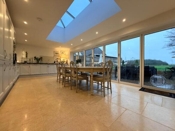 Kitchen Diner Family