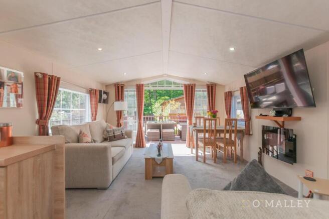 10. Living Room 2.jpg