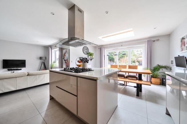 1297268-7-683855b...