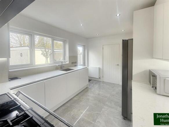 KITCHEN pic 2