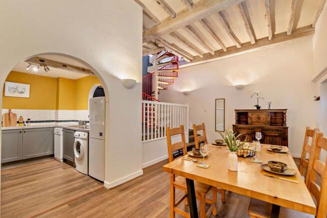Kitchen Dining Room pic1