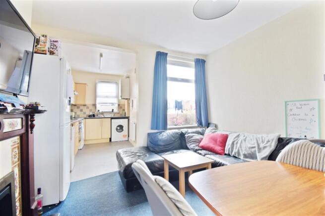 Dining area + lounge.jpg