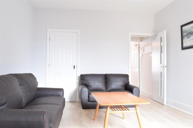 Lounge 2.jpg