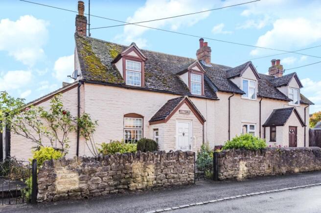 3 bedroom semidetached house for sale in North Street, Marcham
