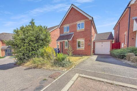 Northampton Close, Braintree, CM7