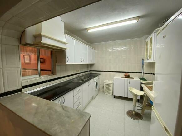 KITCHEN (2)