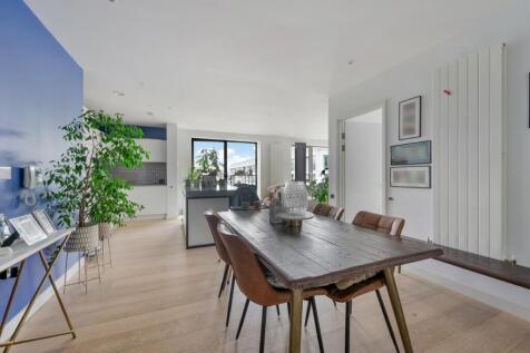 Pendant Court, Royal Wharf, E16