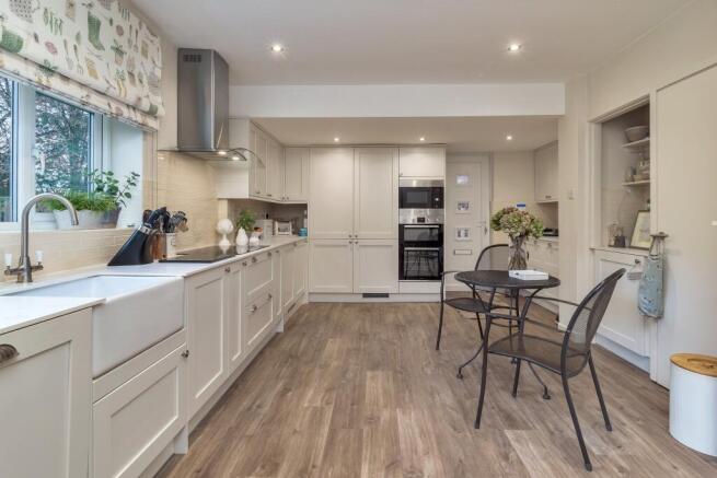  Kitchen c
