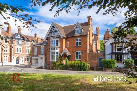 Abbey Hill, Kenilworth, CV8