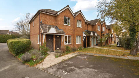 Merritt Gardens, Chessington, KT9 2GJ