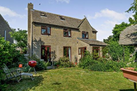 Edwards Close, Poulton, Cirencester, Gloucestershire, GL7