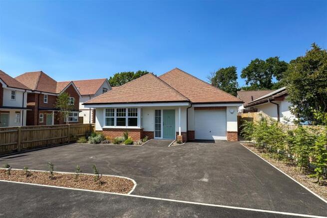 4 Fairway View Close