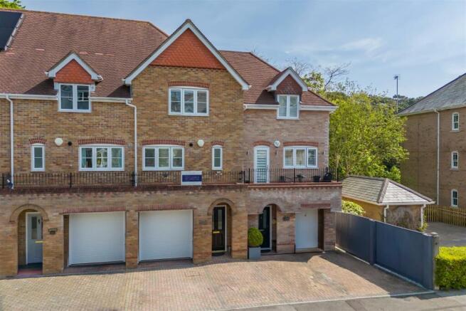 34D Studland Road