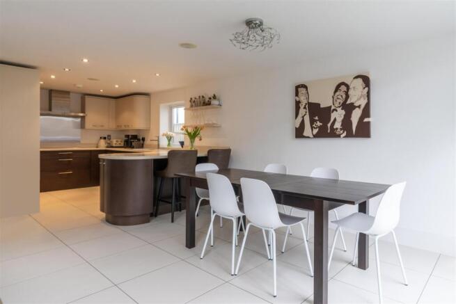 Kitchen/Dining