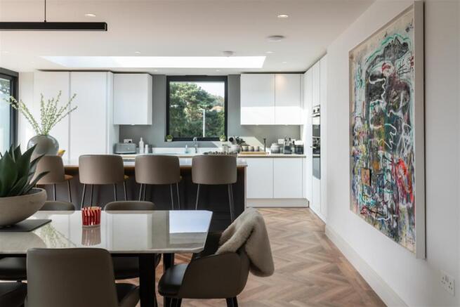 Kitchen/Dining