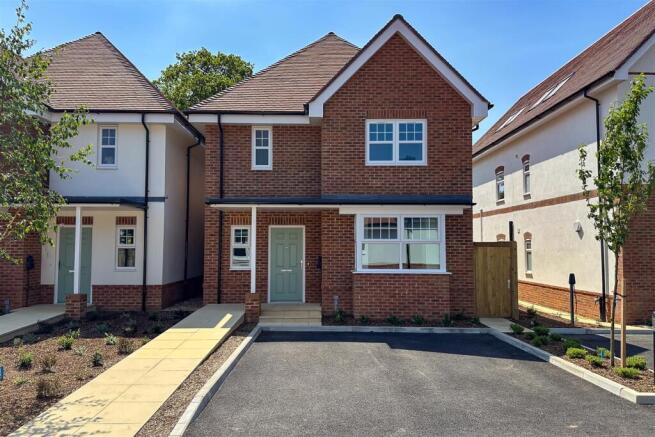 2 Fairway View Close