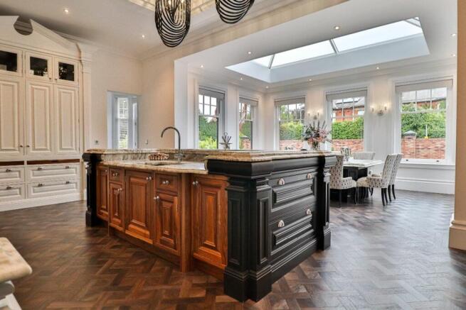 Kitchen/Dining room 