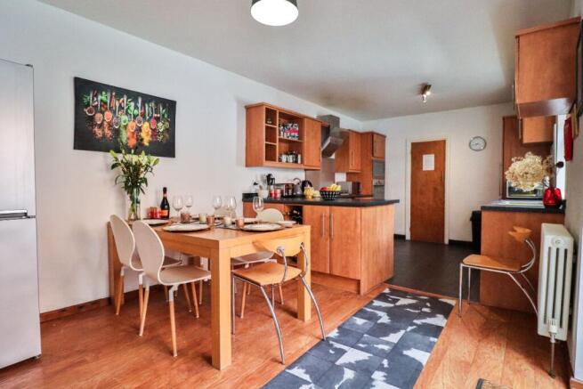 Kitchen/Dining 2