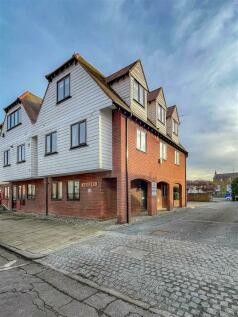 Burnham on Crouch - 2 bedroom flat for sale