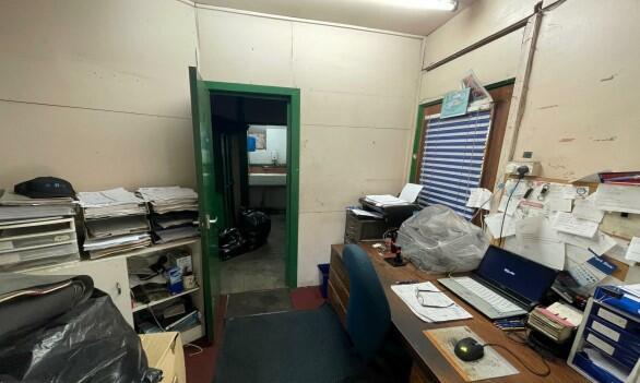 Office T202408301504.jpg