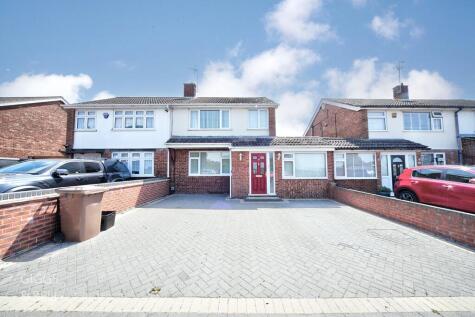 Kinross Crescent, Luton, Bedfordshire, LU3