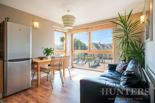 18 Lauriston Apartments N17 6FF-2.jpg