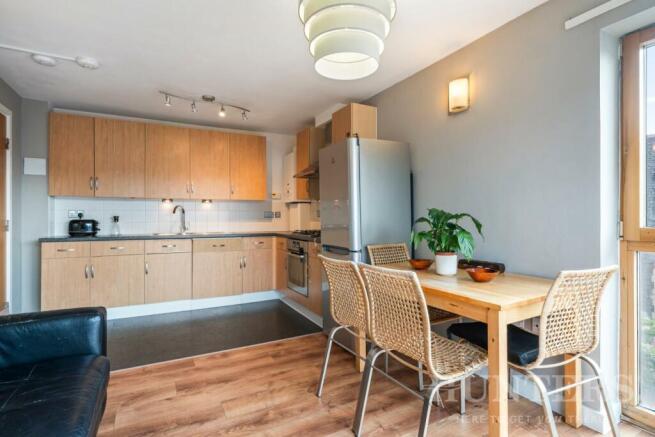 18 Lauriston Apartments N17 6FF-3.jpg