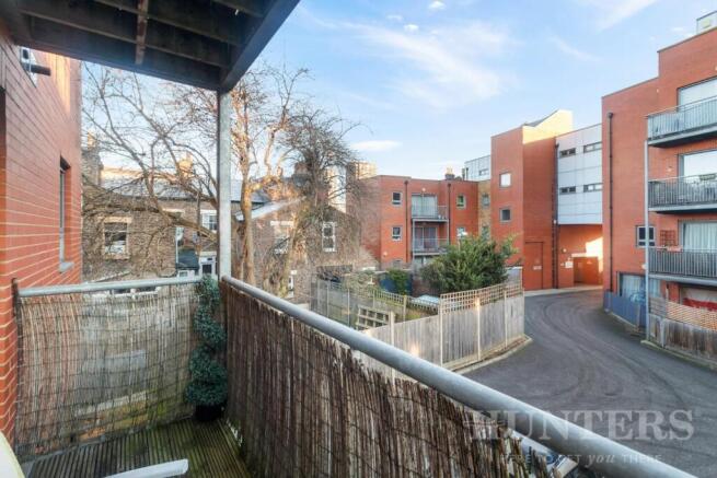 Flat 51, 143 Broad Lane N15 4QH-7.jpg