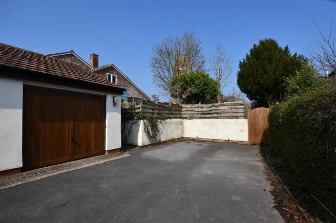 Garage & parking