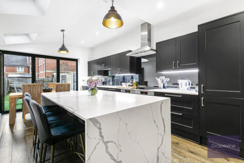 Station Terrace, Twyford, RG10