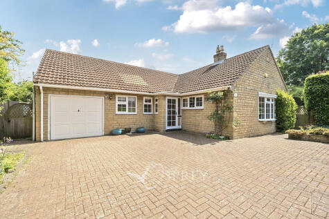 Single Storey Living with Large Wrap Around Garden