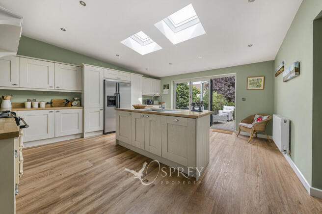 Kitchen/Breakfast...