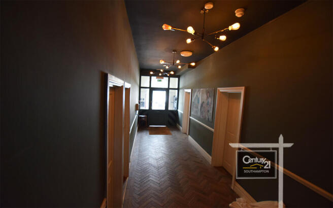 COMMUNAL ENTRANCE HALL