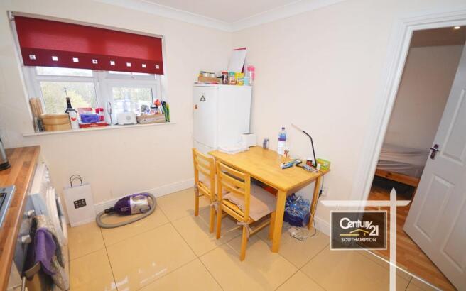 1 bedroom flat to rent in |Ref: F11/30|, High Road 