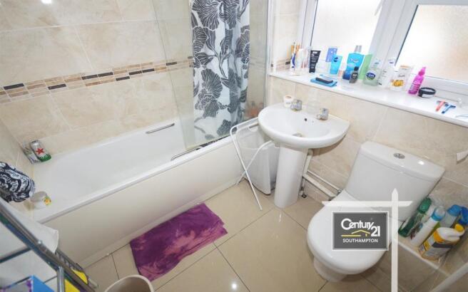 1 bedroom flat to rent in |Ref: F11/30|, High Road 