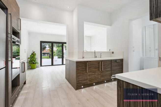 170920259_TILS_83...