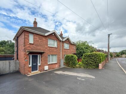 Hangingstone Road, Berry Brow, Huddersfield, HD4