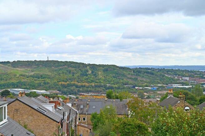 2 bedroom terraced house for sale in Howard Road, Walkley