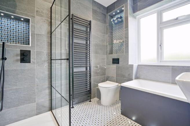 Family Bathroom 