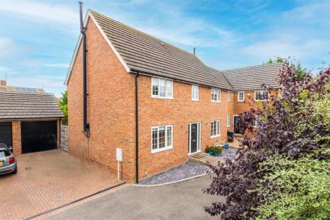 Finedon Close, Burton Latimer