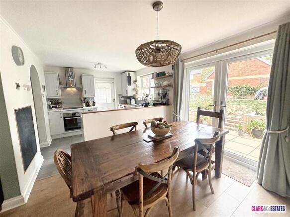 Kitchen diner