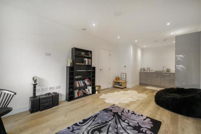 Flat 6, Raphis Court - OSBYNtSHvKUxtd7ivTZe.jpg