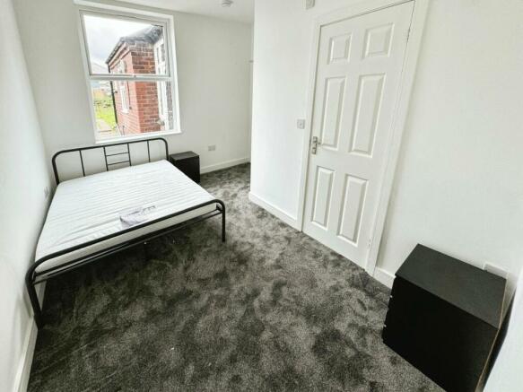 Fully Furnished Double Bedroom With En-Suite & Bui