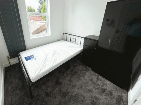 Fully Furnished En Suite Double Room
