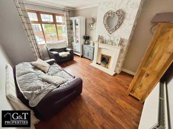 FRONT RECEPTION ROOM 