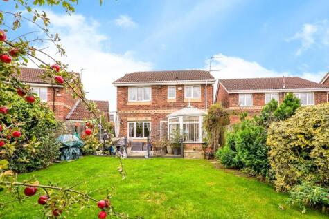 Glen Court, Castleford