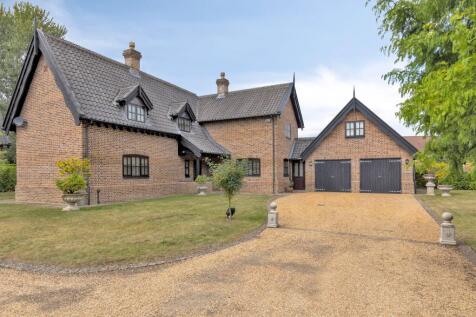 Executive Family Home in Exclusive Saham Toney Setting